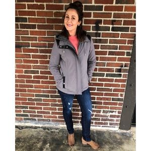 Meet your Posher, Caitlin